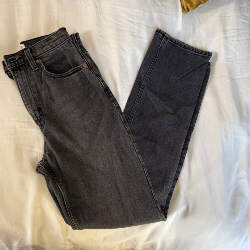 Abercrombie & Fitch Women’s 90s Straight Leg Jeans
